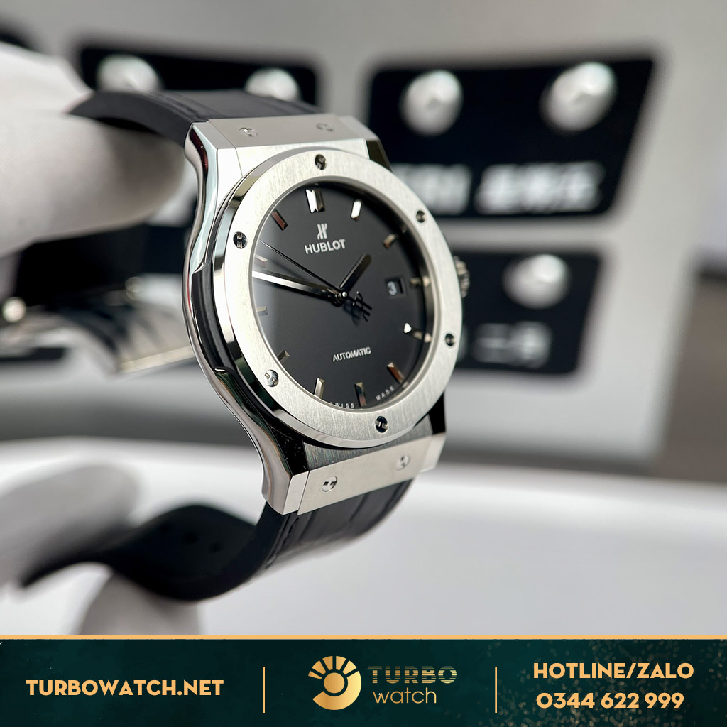 Phong cách cổ điển được kỹ sư thổi hồn vào Đồng Hồ Hublot Classic Fusion Black Rep 1:1 